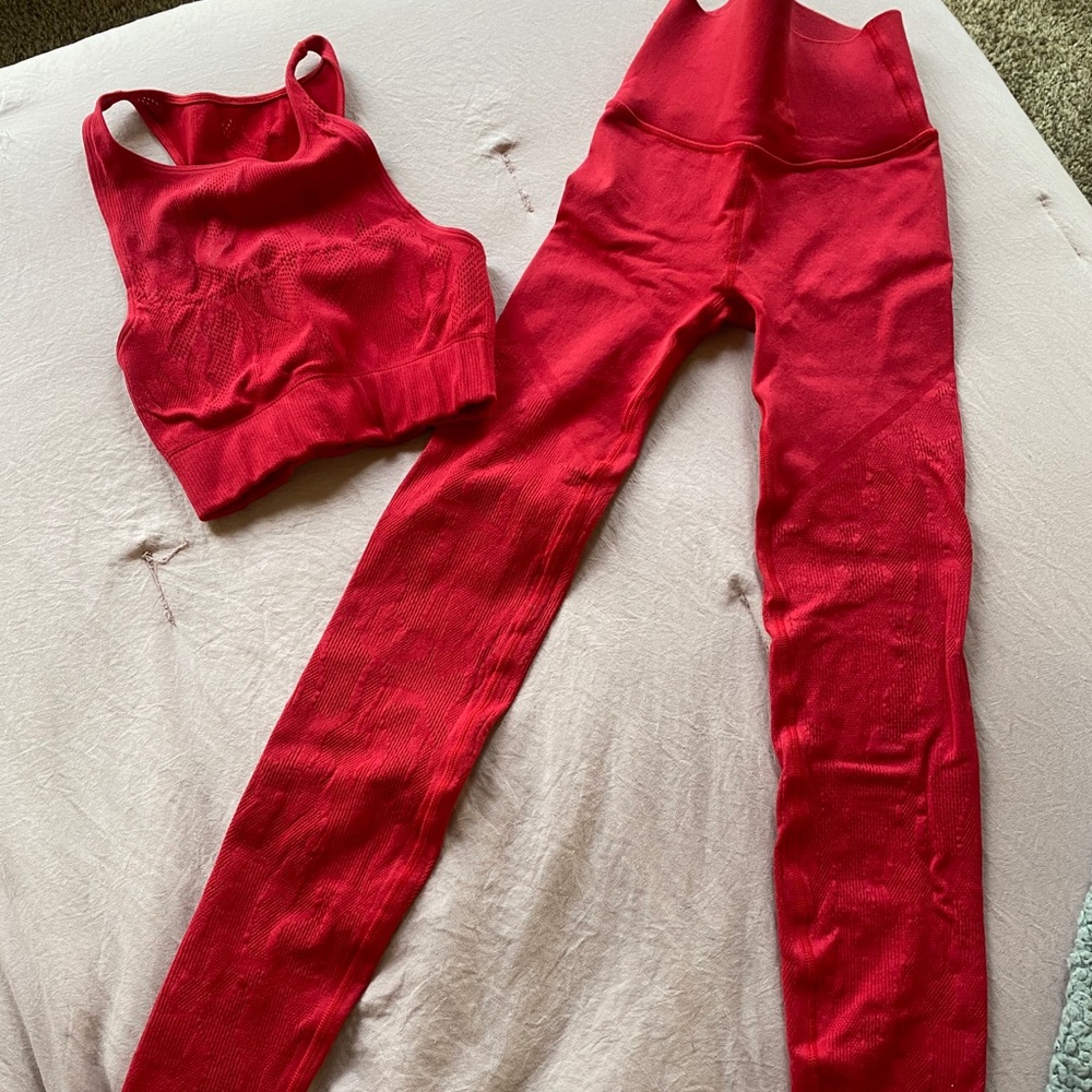 FABLETICS RED WORKOUT SET